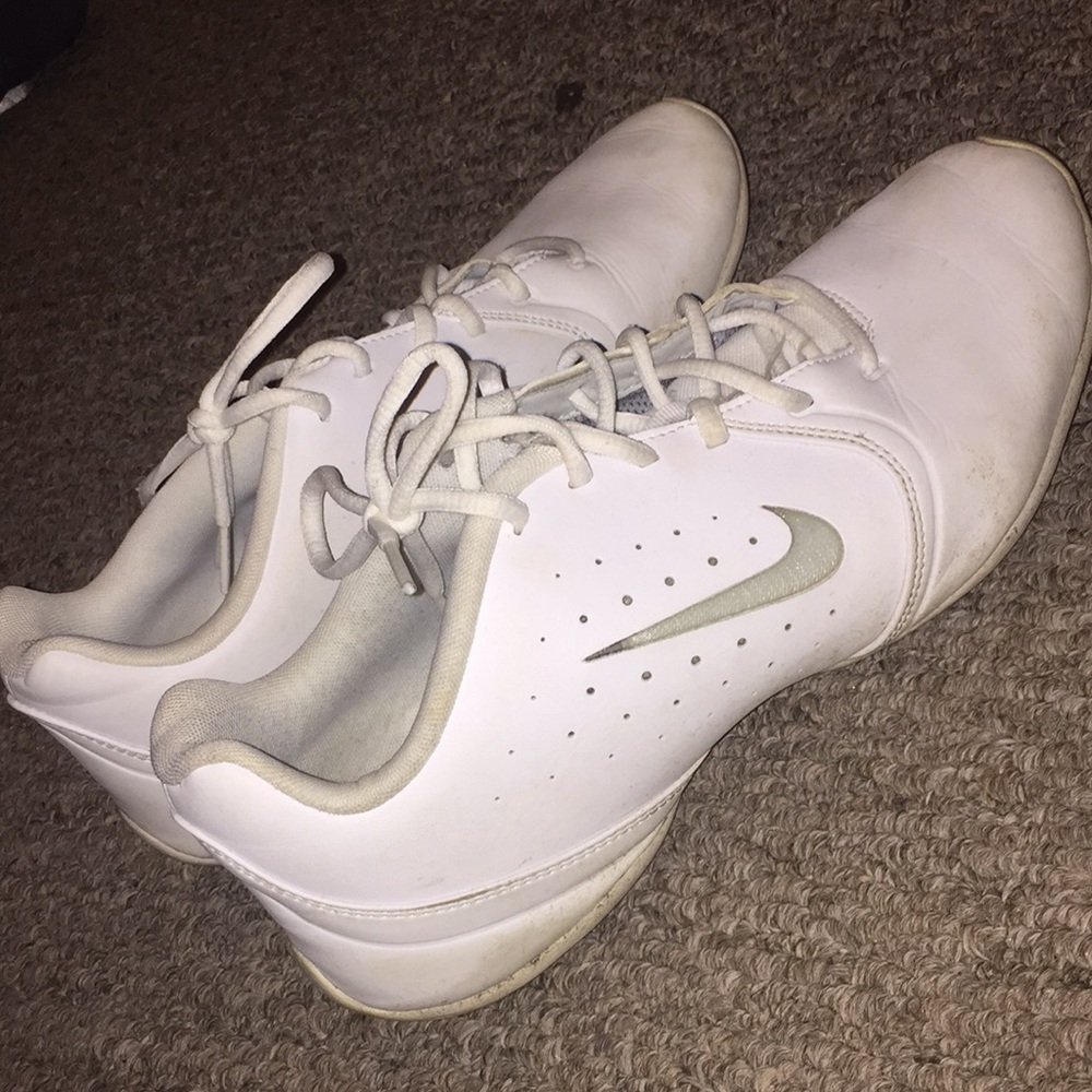 Cheer shoes
